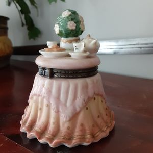 Vintage Porcelain Victorian Hinged Treasure Box